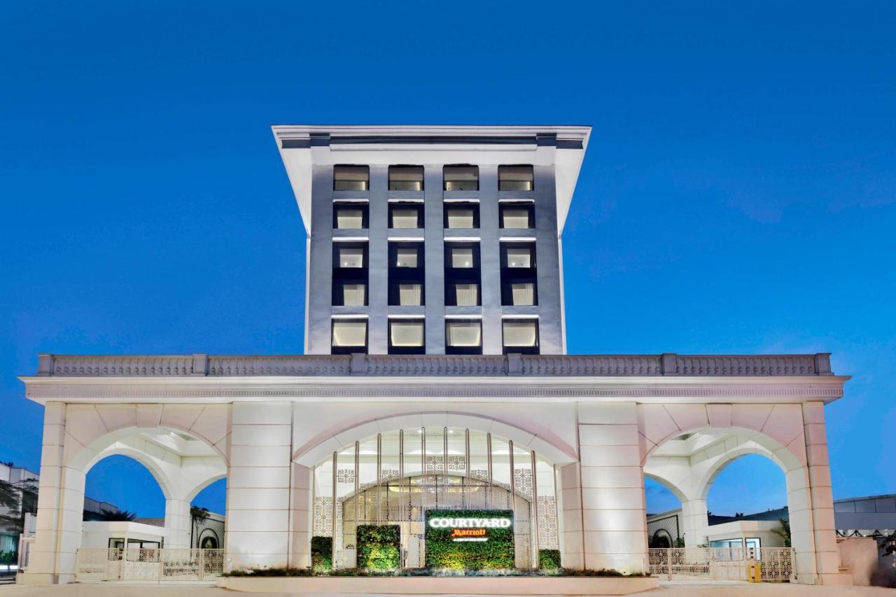 Hôtel Courtyard By Marriott Bengaluru Hebbal Extérieur photo